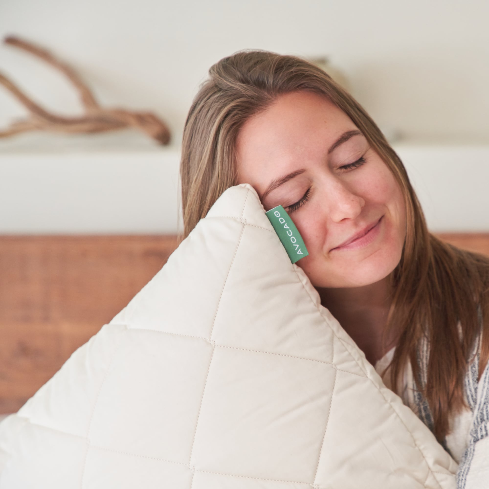AVOCADO_QUILTED_PILLOW_PROTECTOR_01_2000w