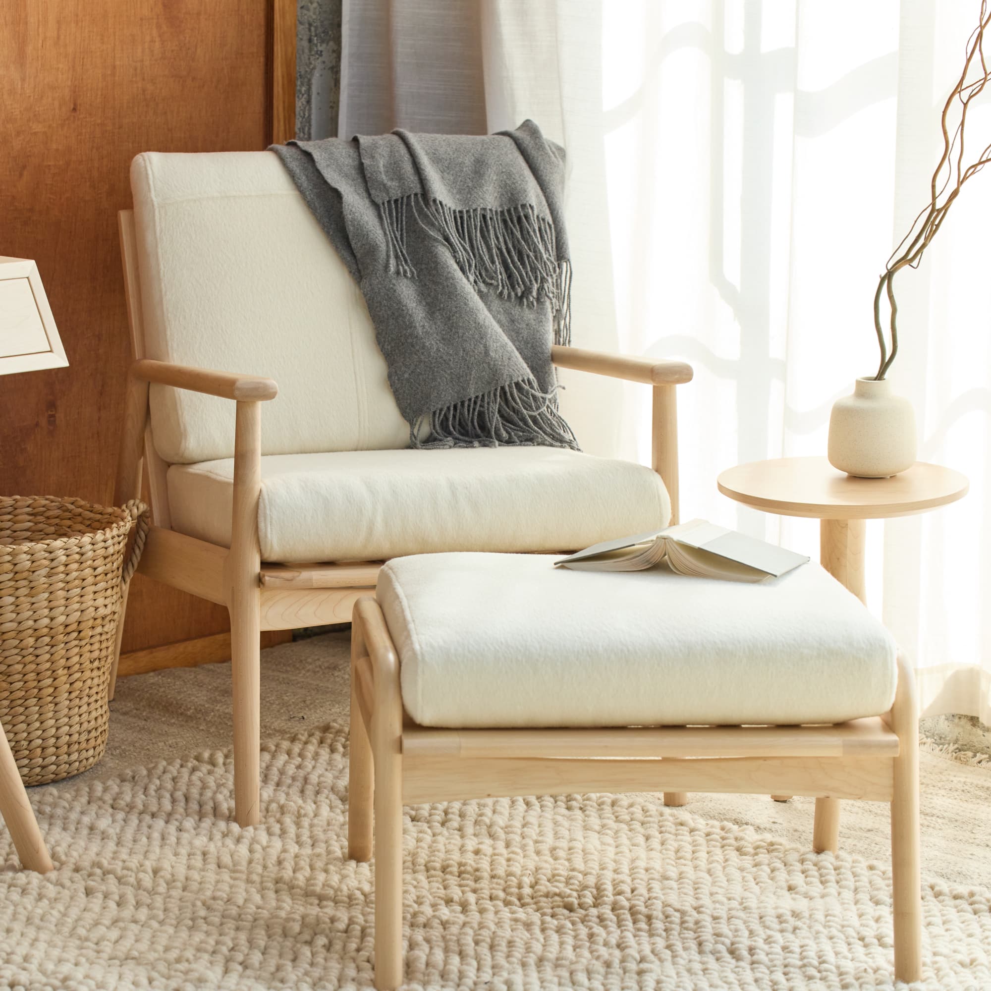 Lounge_Chair_Maple_Cream_01