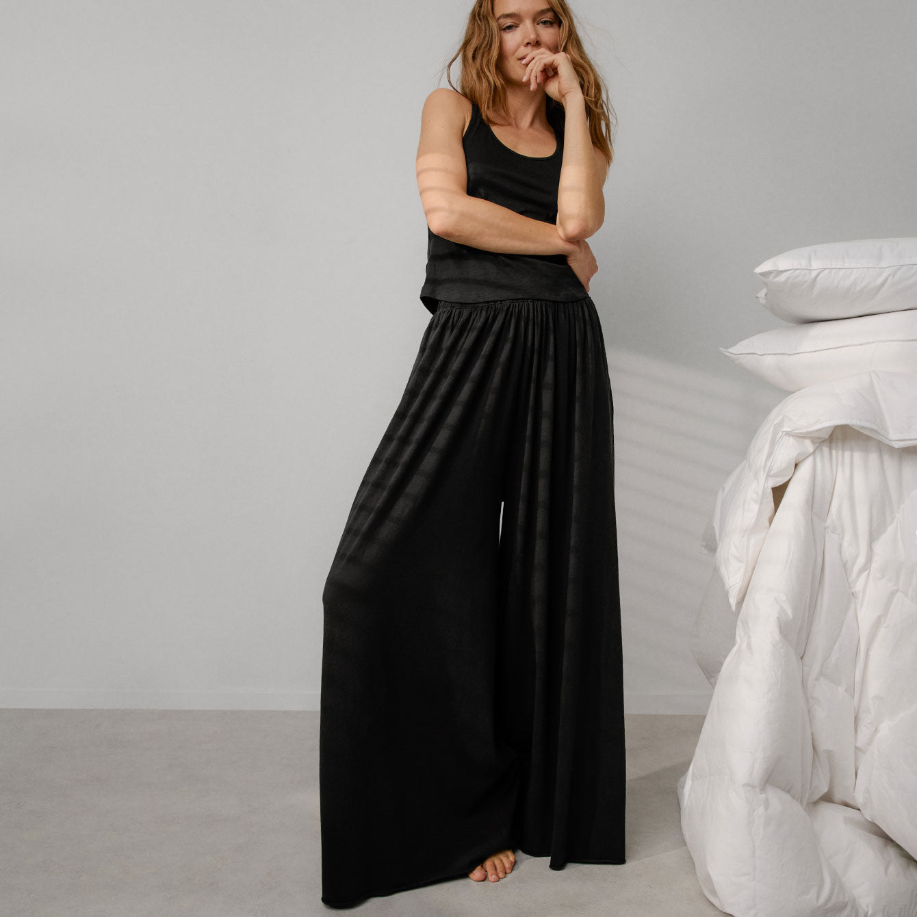 ORGANIC_PIMA_WIDE_LEG_PANT_IMMERSED_BLACK-2_90540407-e12c-4b39-ad5f-c761e2a7329a